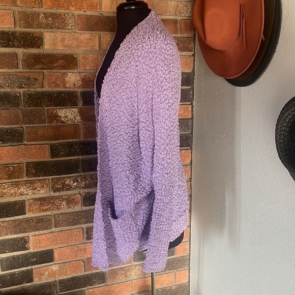 Purple Umgee Overaized Lavendar Cardigan with pockets - Picture 4 of 7